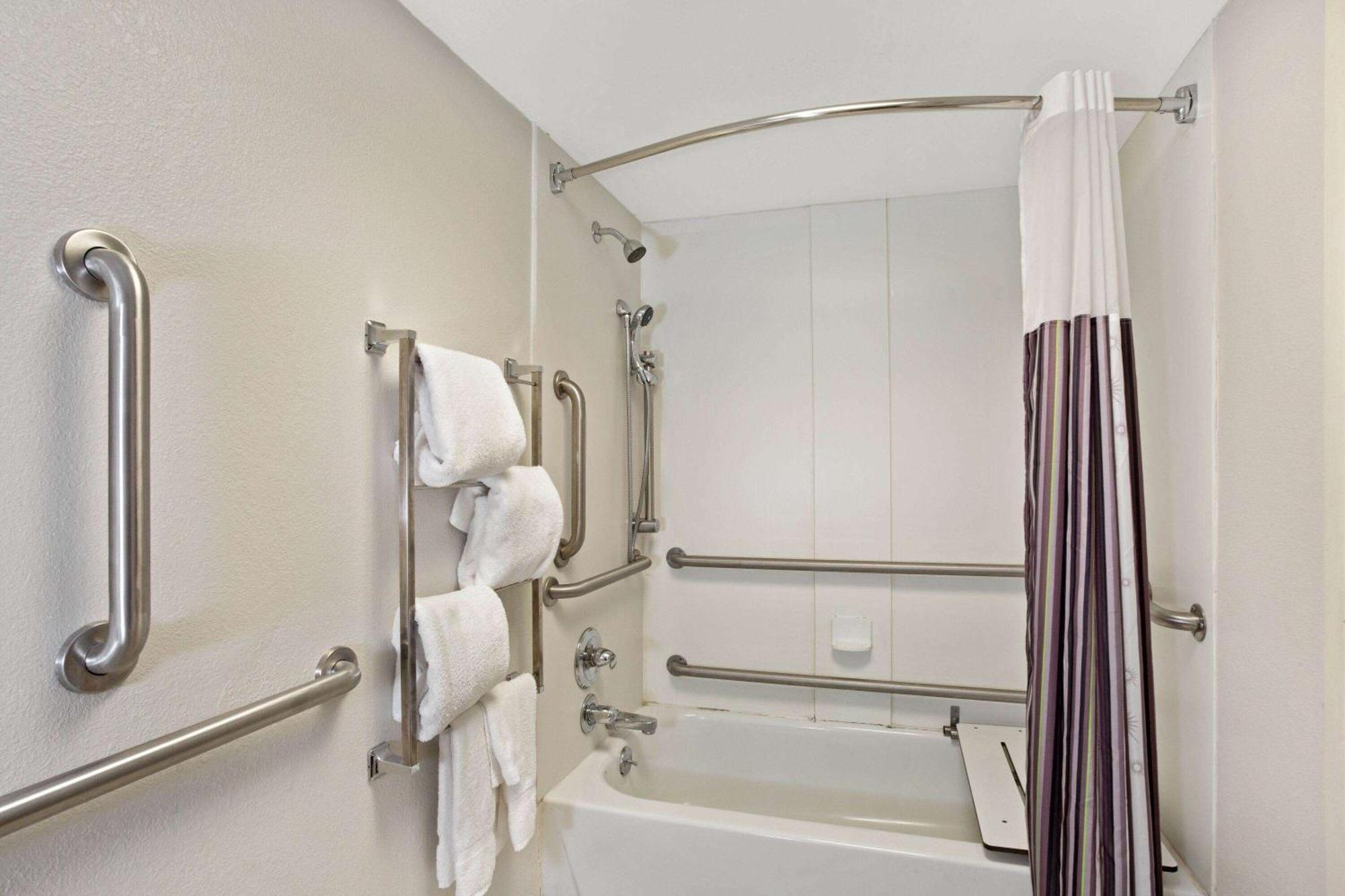La Quinta By Wyndham New Haven Otel Dış mekan fotoğraf